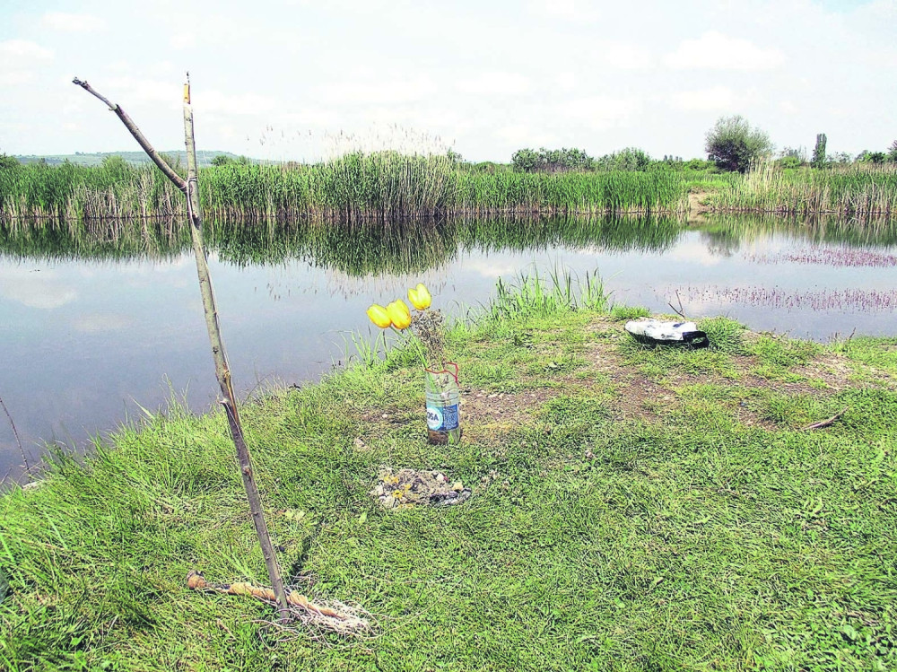 Grom spržio strica i bratanca na pecanju