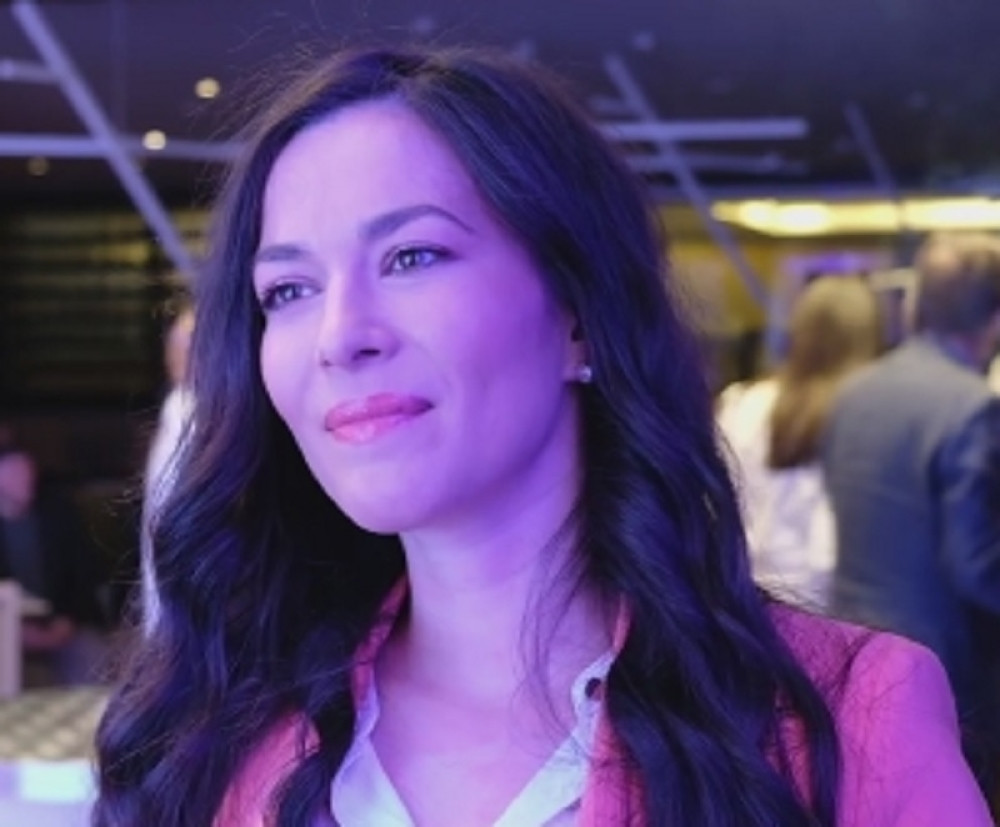 Naša glumica koju porede sa Monikom Beluči Beograd je zamenila selom, a poslednjom fotografijom dirnula je sve (FOTO/VIDEO)