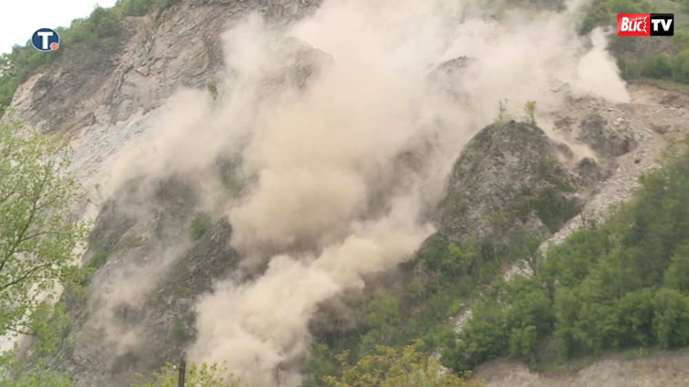 Snažne eksplozije potresle Grdelicu (VIDEO)