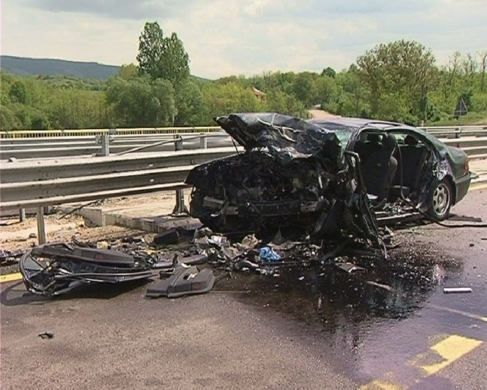 U čeonom sudaru poginulo dvoje ljudi