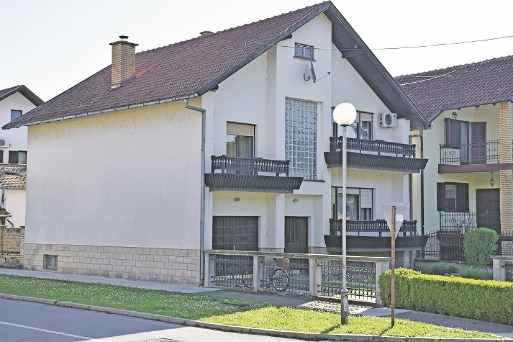 Zario nož ženi u srce, pa se ubio