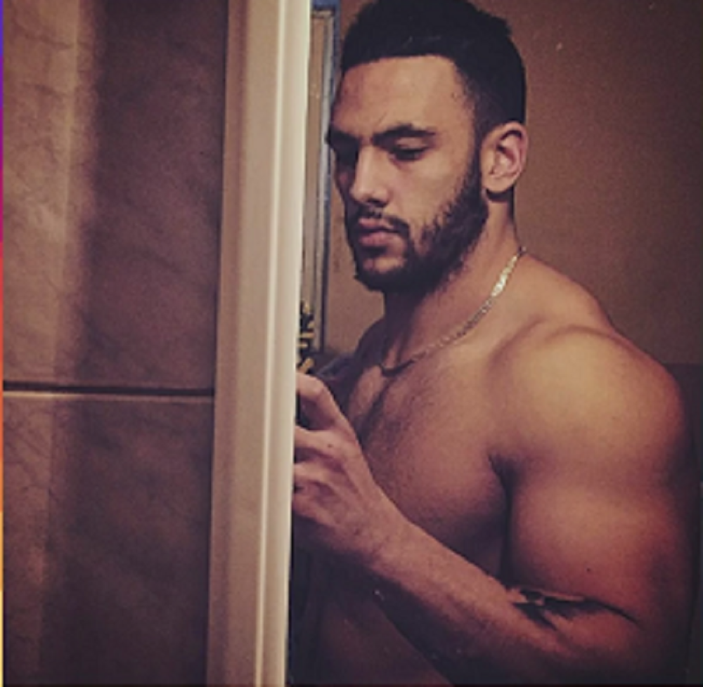 Seksi profesor koga muvaju starije dame (VIDEO)