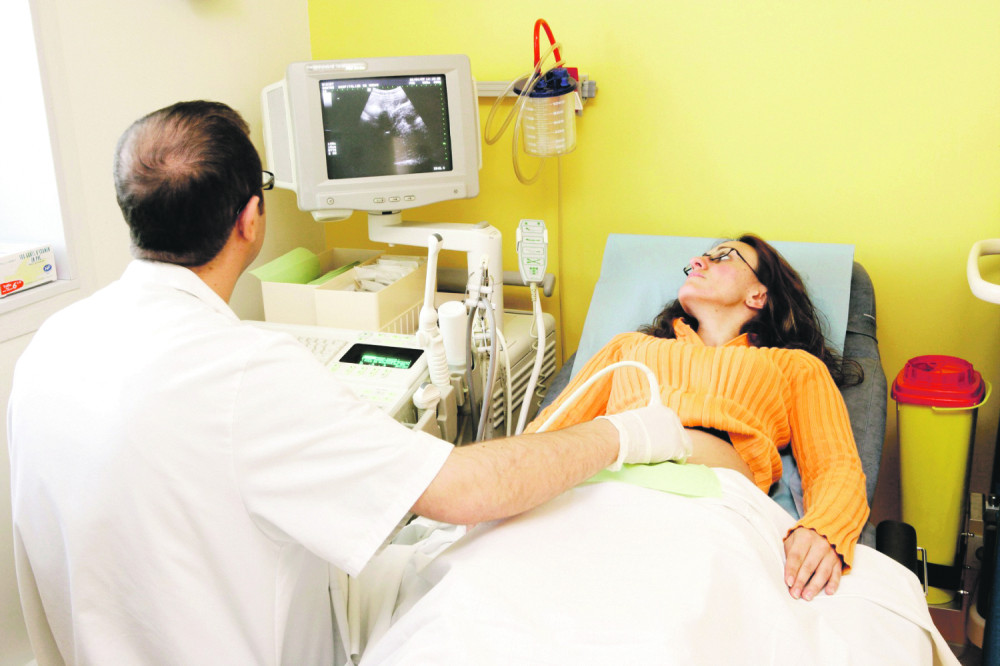 Ginekolog osuđen za mito, a dobija najveće priznanje!