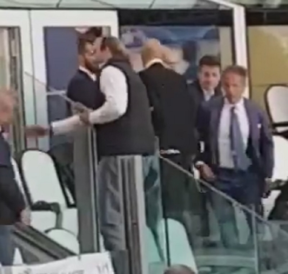 Navijač vređao Mihajlovića, pa bežao od njega (VIDEO)