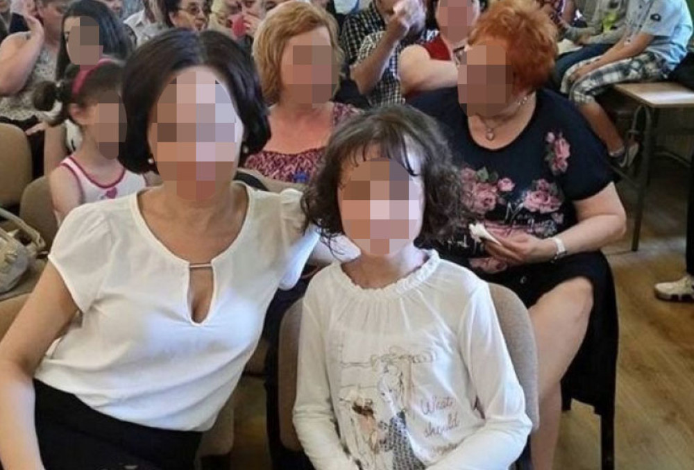 Zlostavljana devojčica napisala majci pesmu