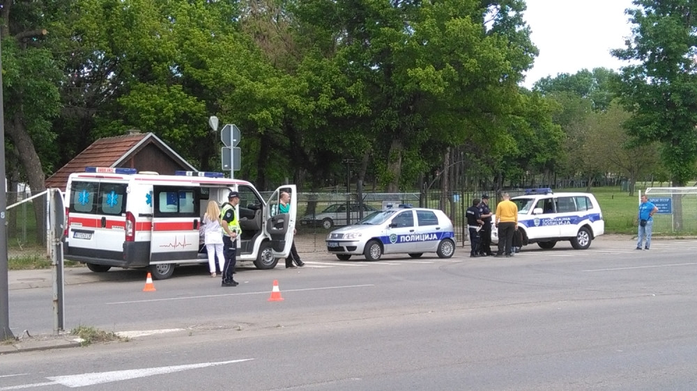 Žena (34) poginula u stravičnoj nesreći kod "Pet solitera", stradala je na licu mesta, nije joj bilo spasa! Automobil naleteo na nju!