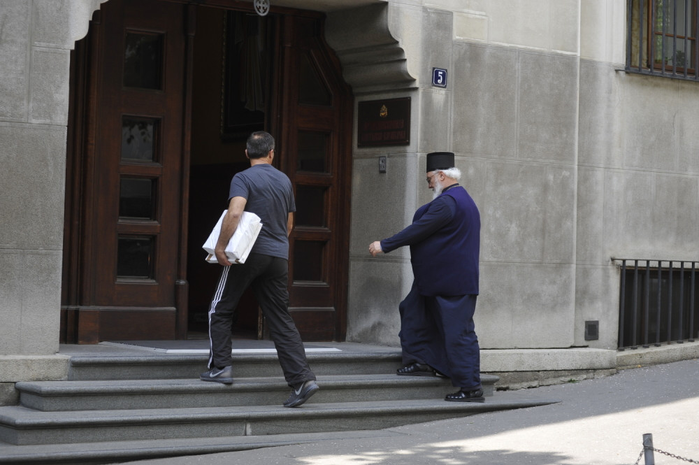 Borba vladika za tri eparhije!