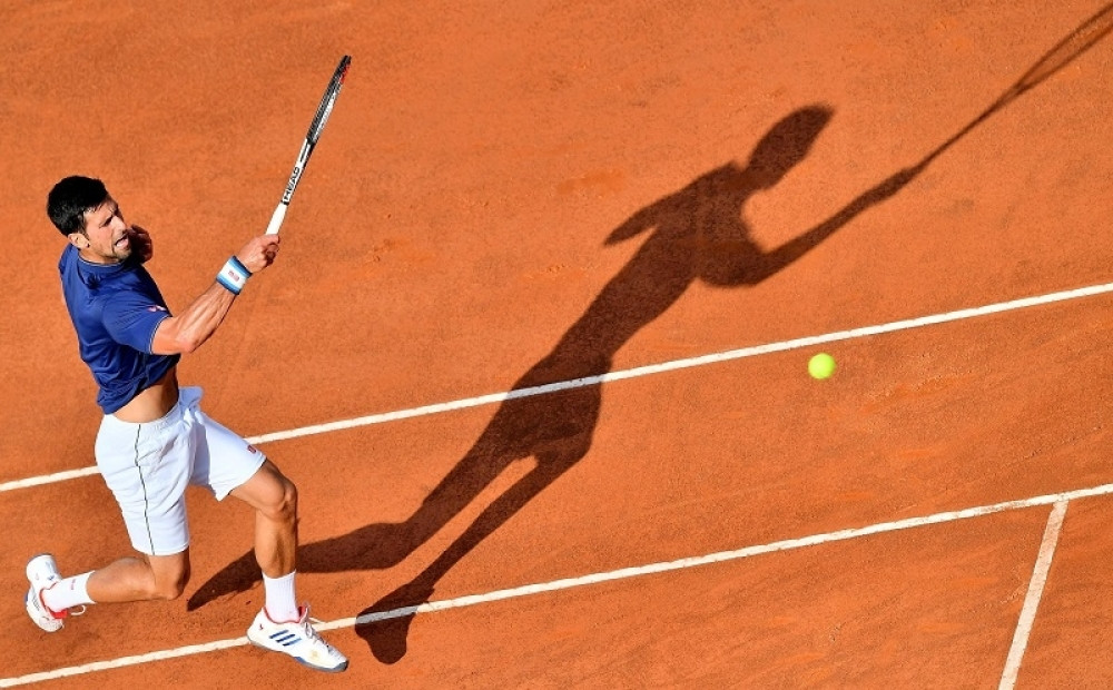 Nole prelomio Bautistu