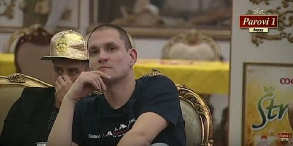 Ploća ima novu devojku!