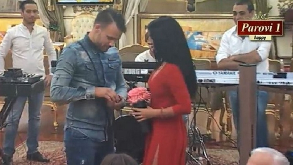 Goli se prepustili strastima (FOTO)