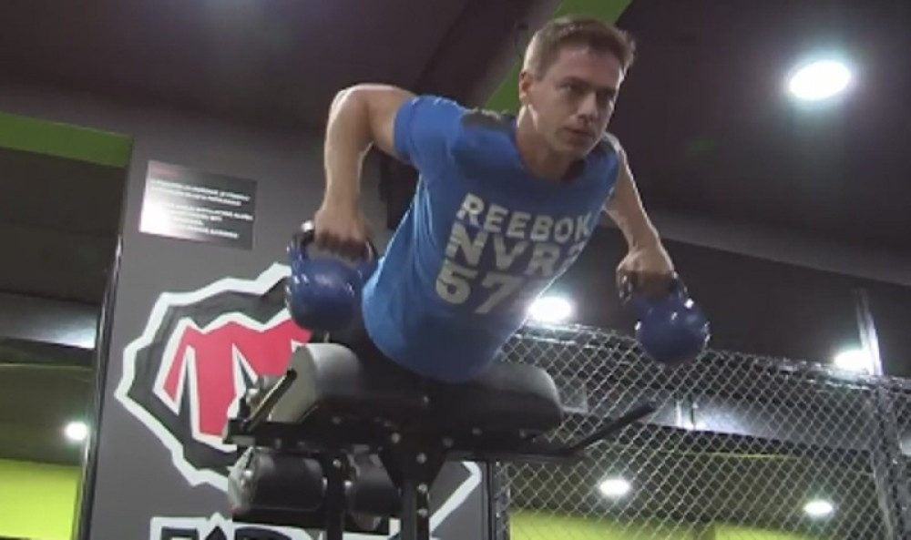 Uhvatili smo mladog glumca u teretani, evo šta nam je otkrio (VIDEO)