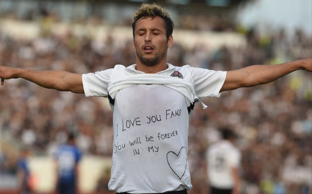 Partizan "petardom" proslavio titulu! (FOTO + VIDEO)