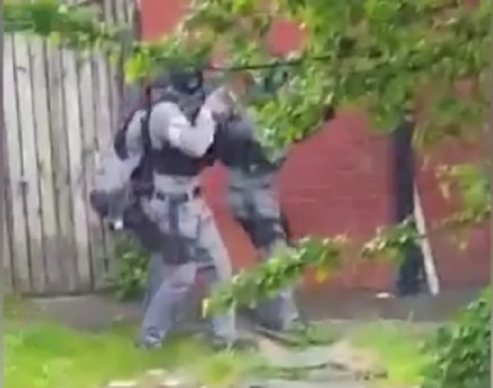 Policija uletela u kuću napadača iz Mančestera (VIDEO)