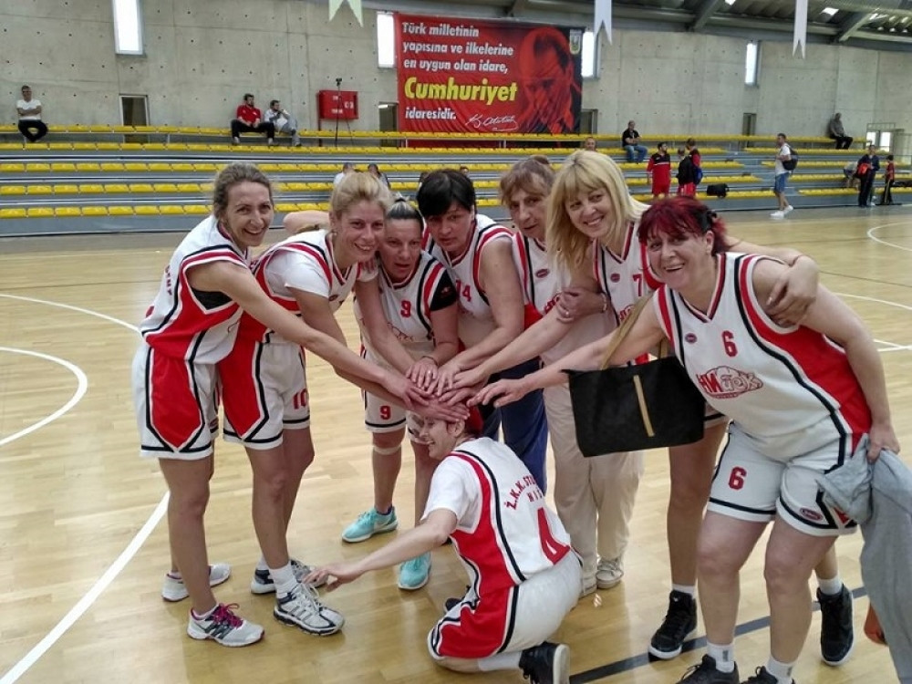 Veteranke iz Niša se "okitile" srebrom