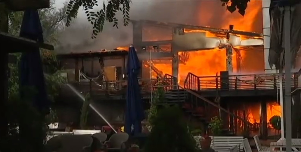 Izgoreli "Koketa" i "Red Shoes" (VIDEO)