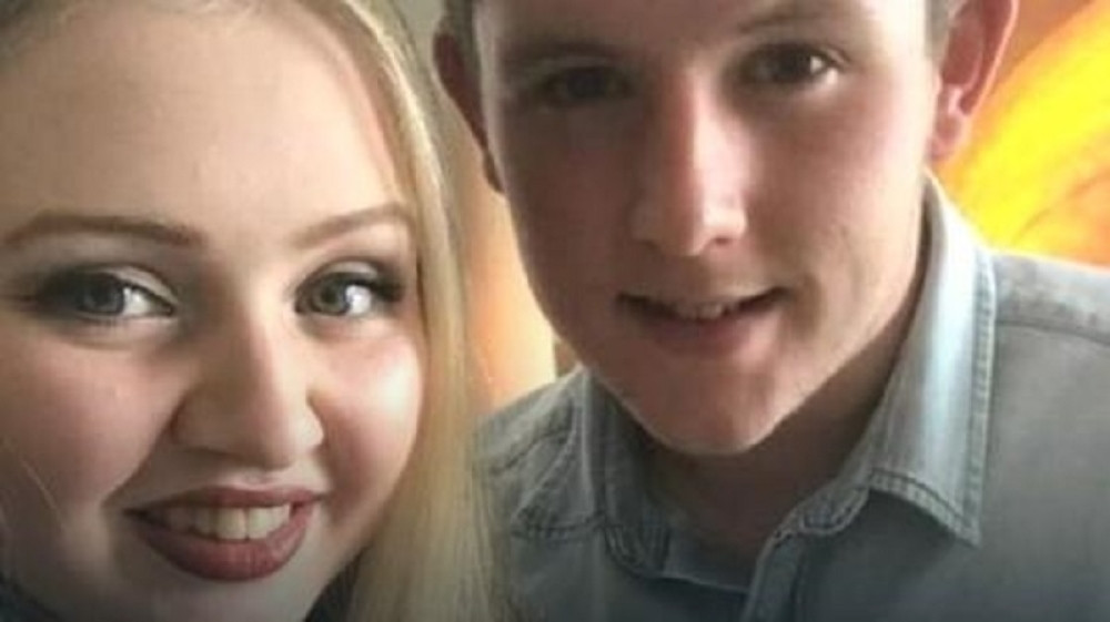 Momak i devojka zajedno poginuli