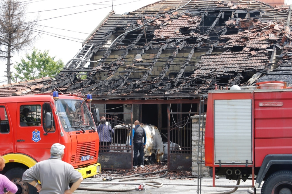 Nakon samoubistva izgorela i kuća u Vojvode Stepe