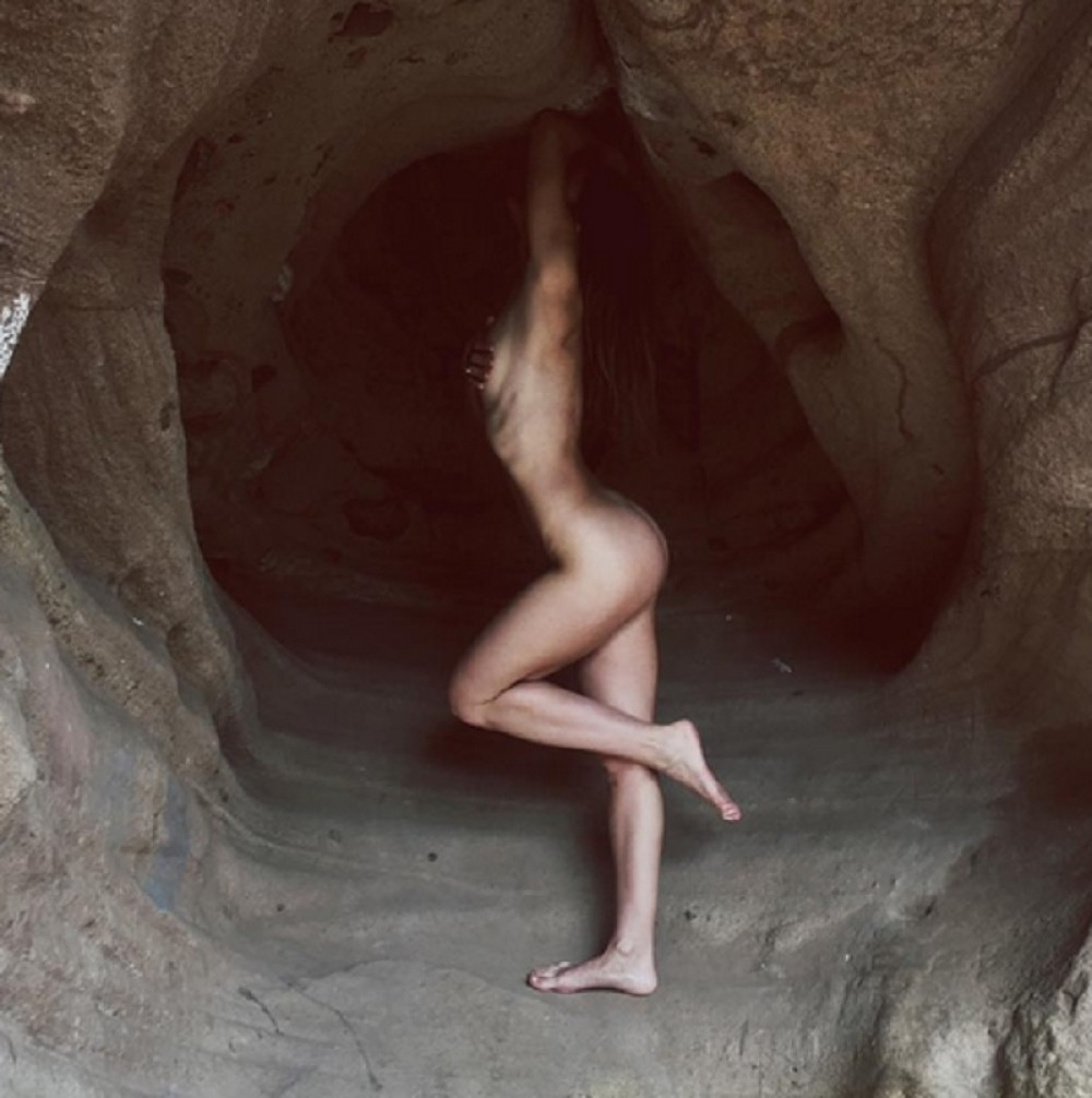 Sve što poseti, overi golotinjom (FOTO)