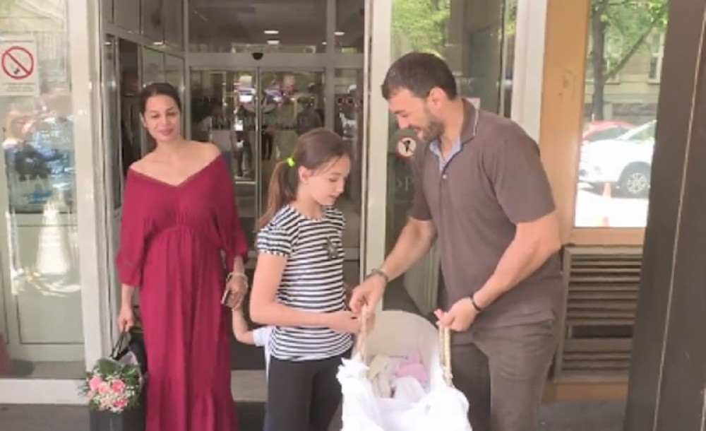 Vlada neće menjati pelene (VIDEO)