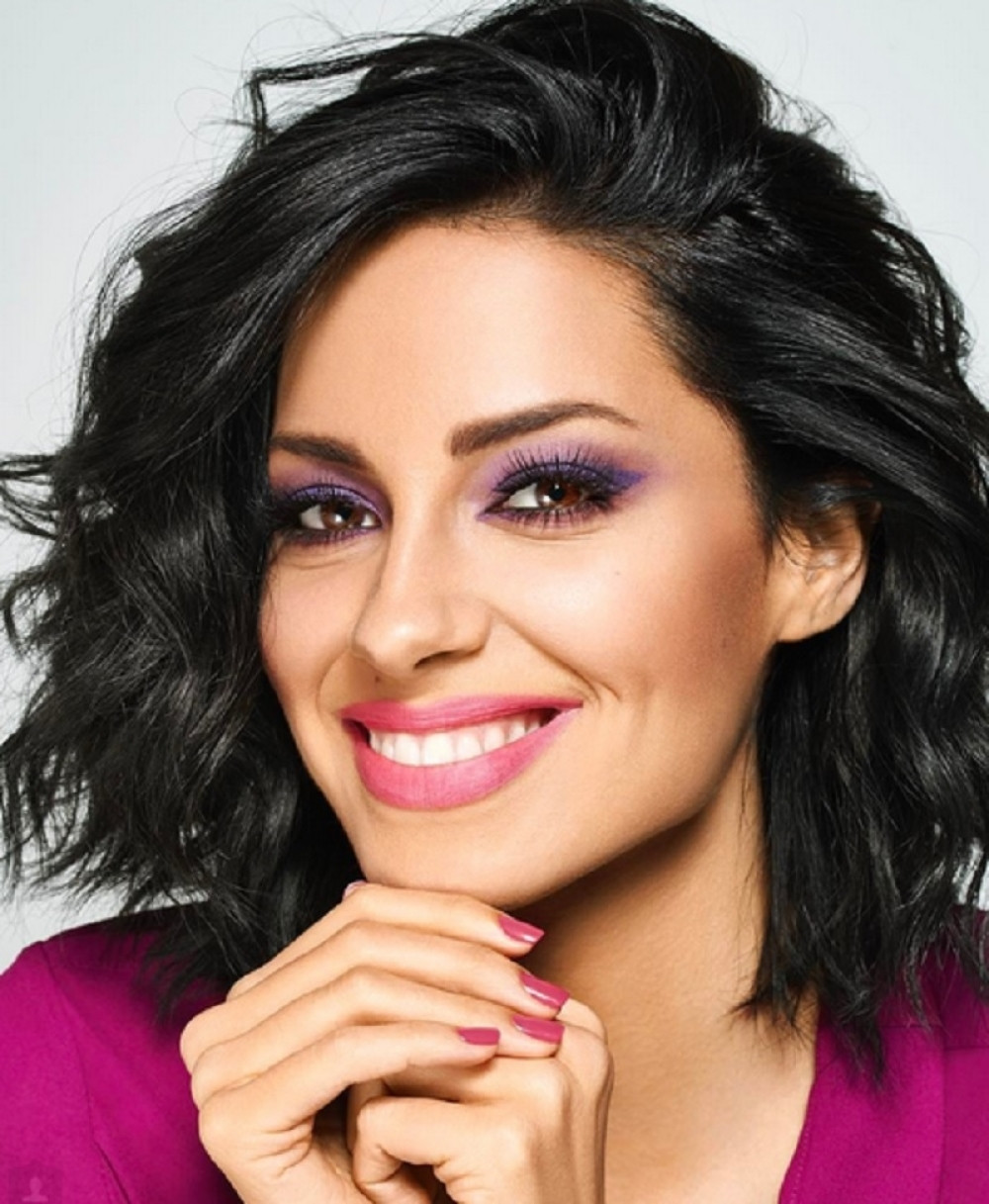 Mlada pevačica se zaigrala... (VIDEO)