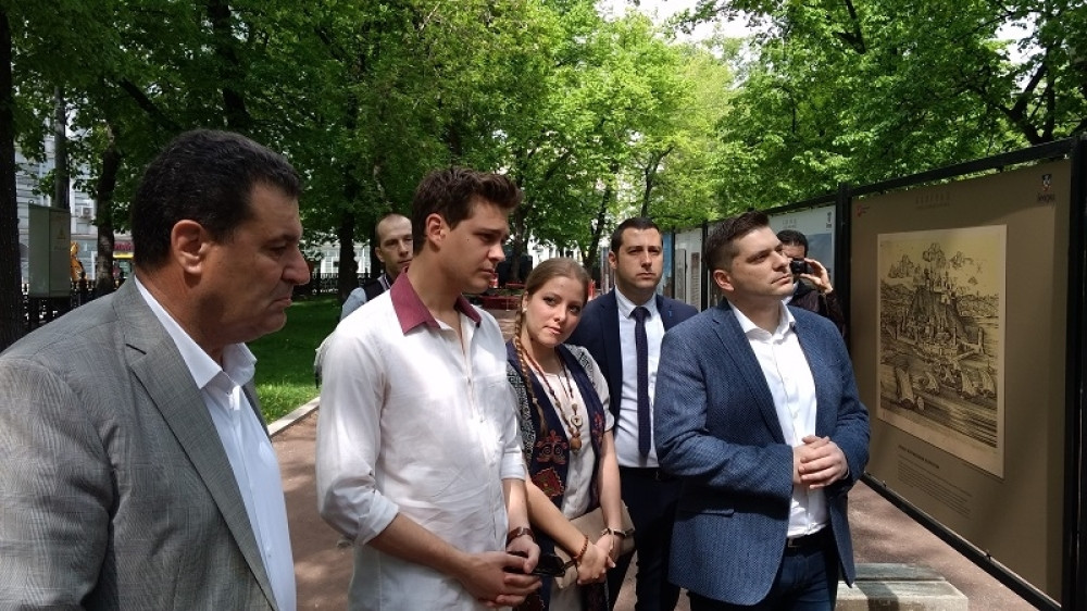 Nikola Nikodijević i Miloš Biković otvorili izložbu u Moskvi