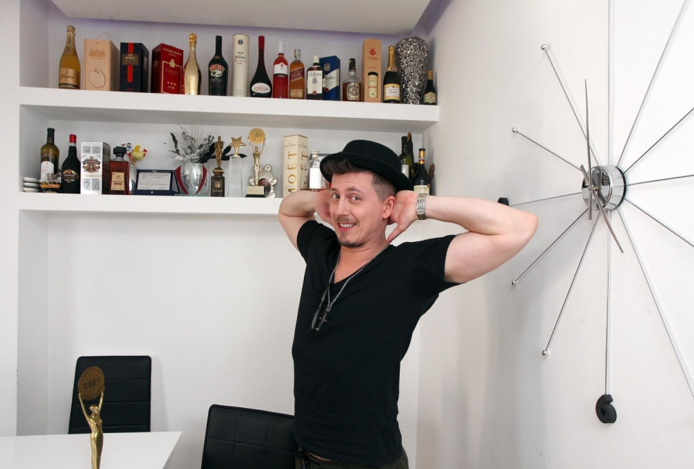 Oženio se Dinča, mlada blistala u sedmom mesecu trudnoće