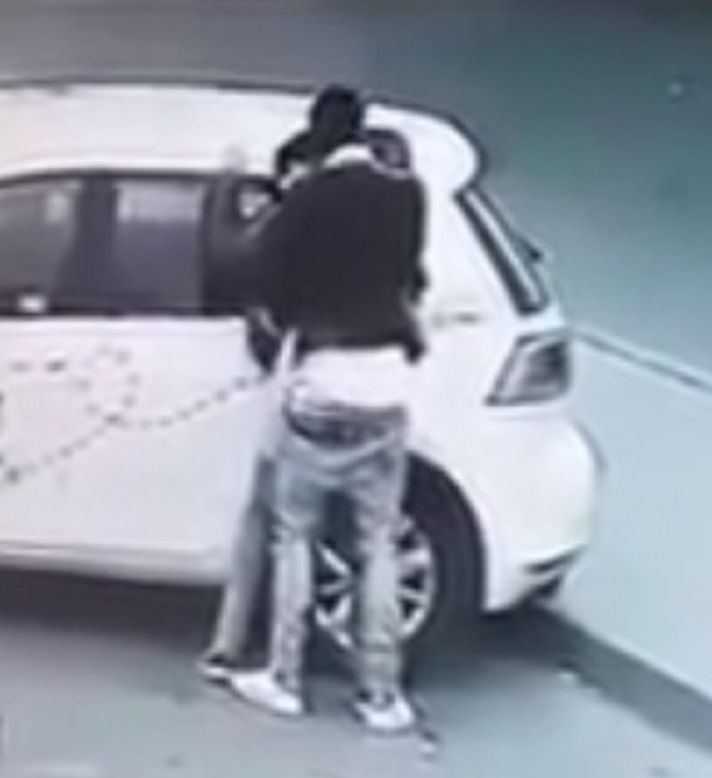 Poseksali se na javnom mestu, a onda zažalili (VIDEO)