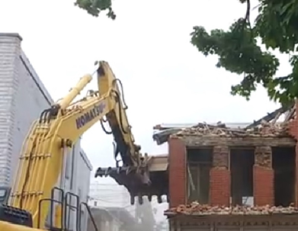 Srušeno 500 nelegalnih objekata