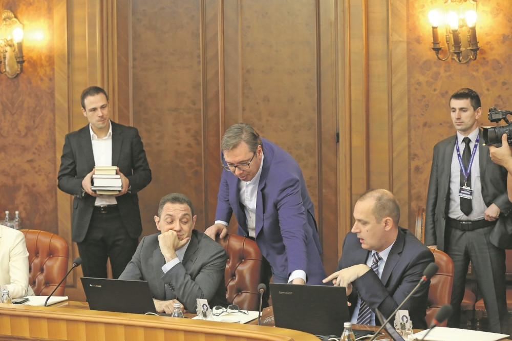 Zašto ne kažu Skotu da je poltron zbog slike Trampa?