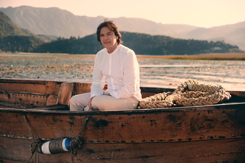 Čola za svoj rođendan poklonio publici novi hit (VIDEO)