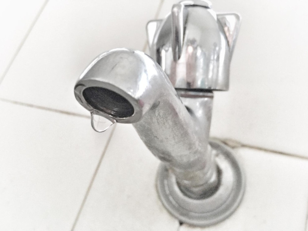 Menjaš slavinu, pa poplaviš ceo komšiluk!