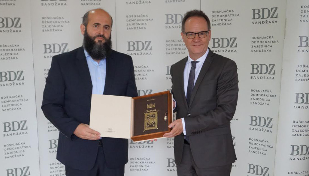 Zukorlić sa švajcarskim ambasadorom o putnoj infrastrukturi!