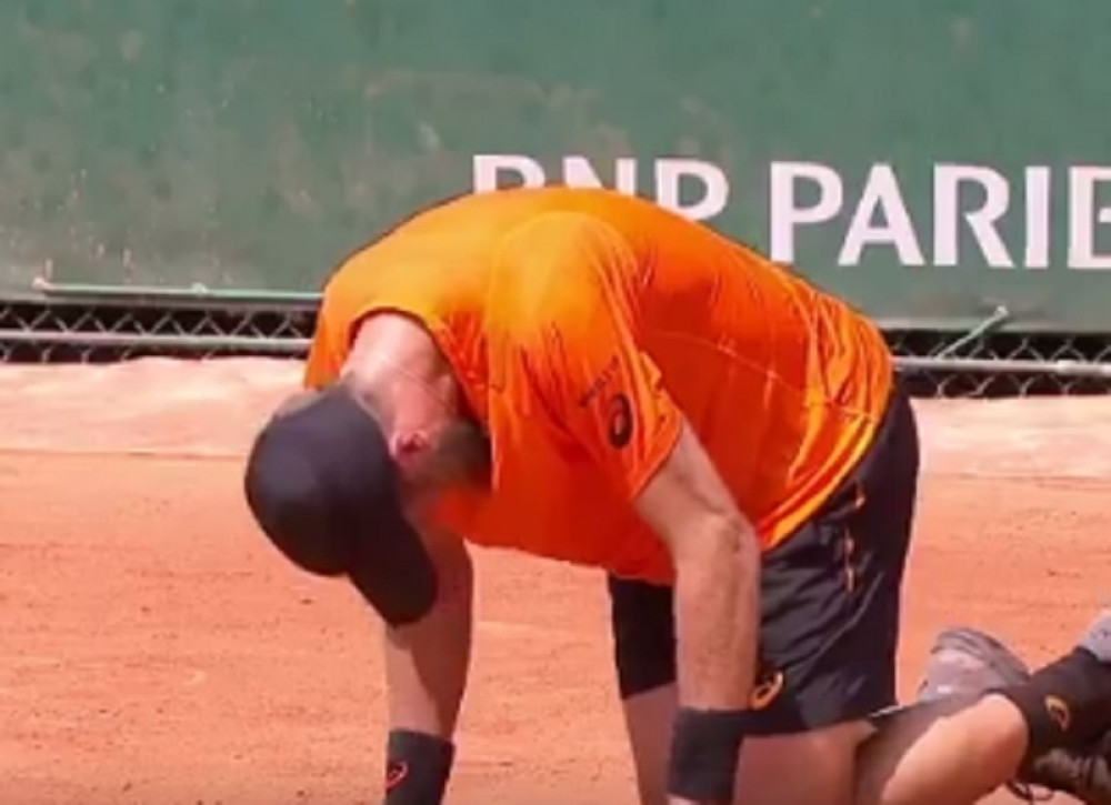 Ovo je junak dana na Rolan Garosu (POTRESNI VIDEO)