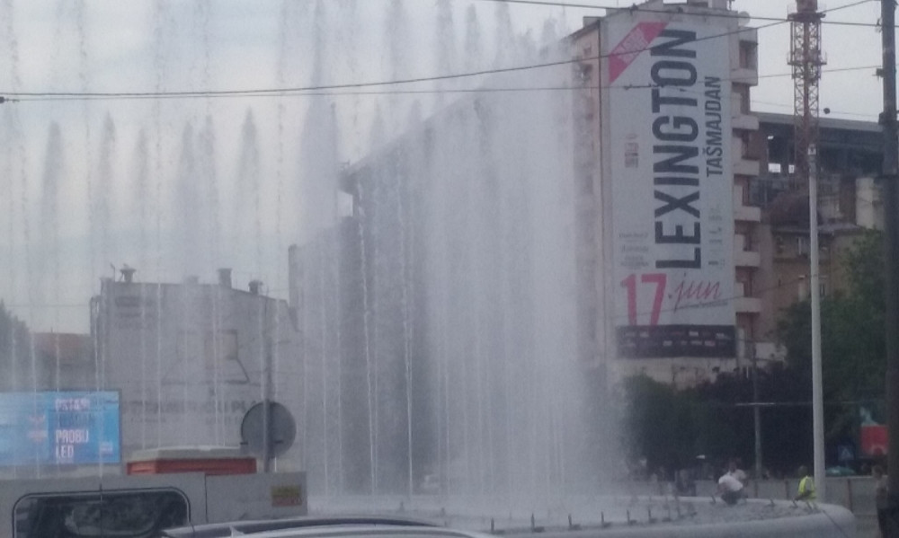 Proradila fontana na Slaviji! (FOTO GALERIJA)