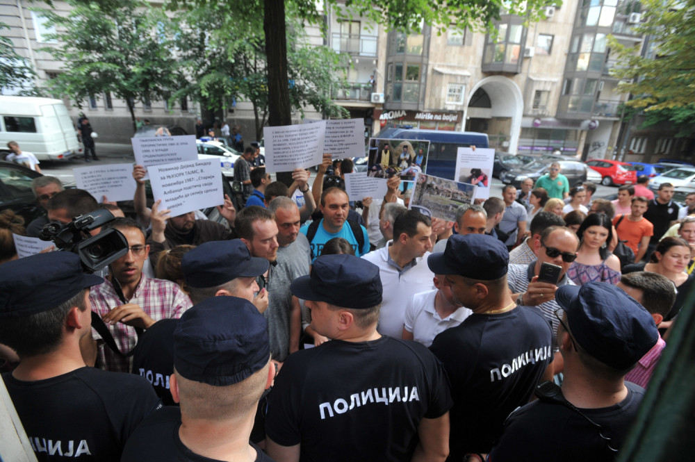 Knjiga o Kosovu uprkos incidentima predstavljena u Beogradu (FOTO)