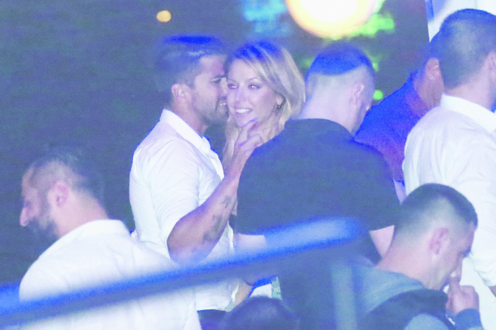 Tipsarević vaćario ženu na splavu