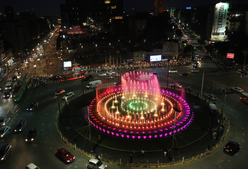 Zbog fontane kolaps na Slaviji! (VIDEO)