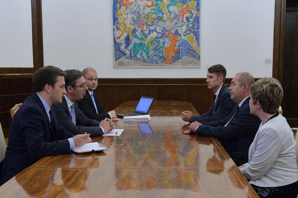 Vučić razgovarao sa manjinskim strankama