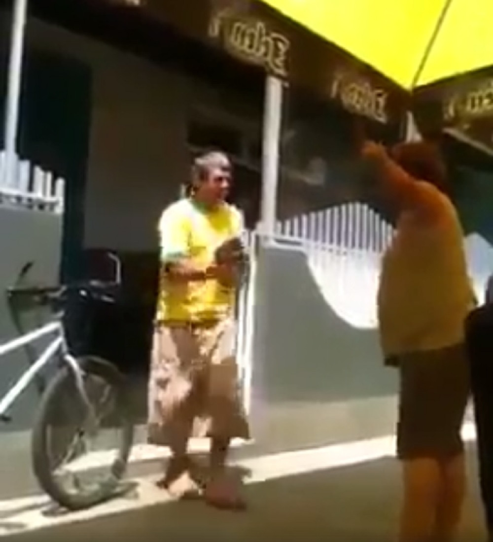 Došla po muža u kladionicu, usledio je haos (VIDEO)