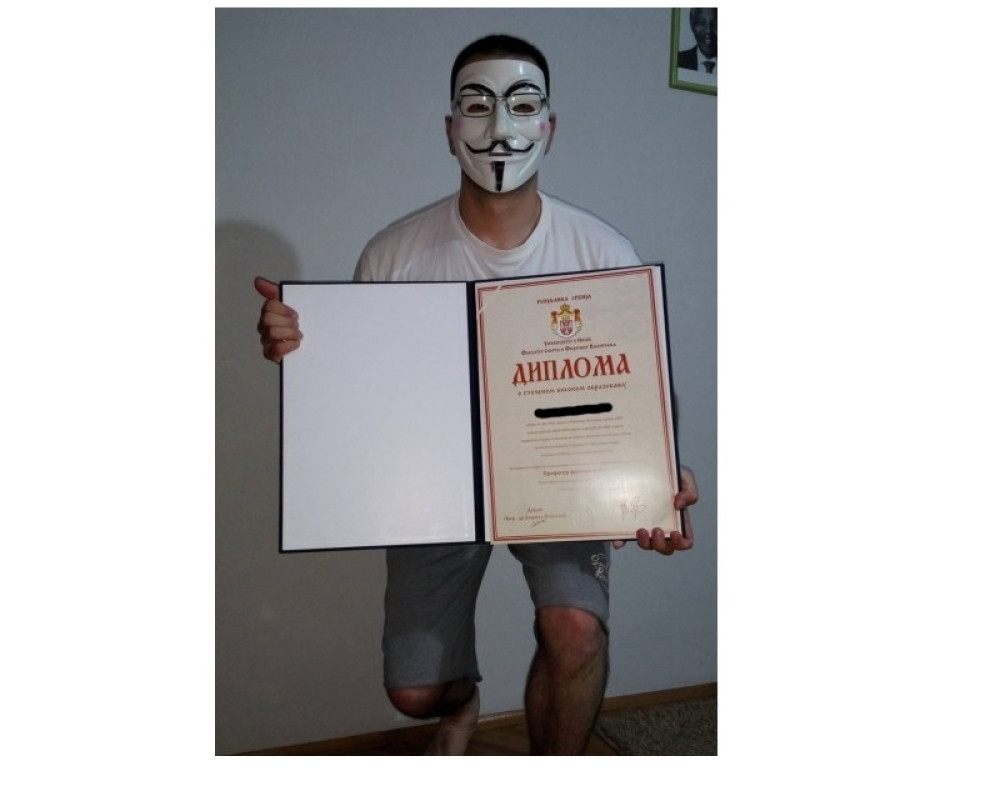Leskovčanin prodaje svoju diplomu za 9.999 dinara! (FOTO)