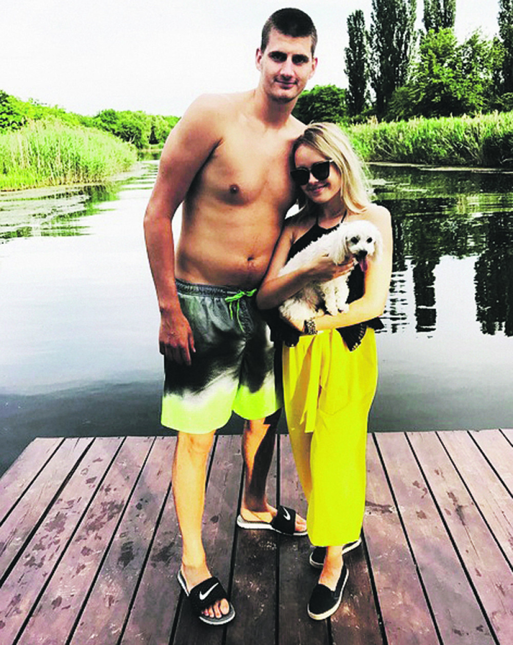 Nikola uživa u Natalijinom zagrljaju