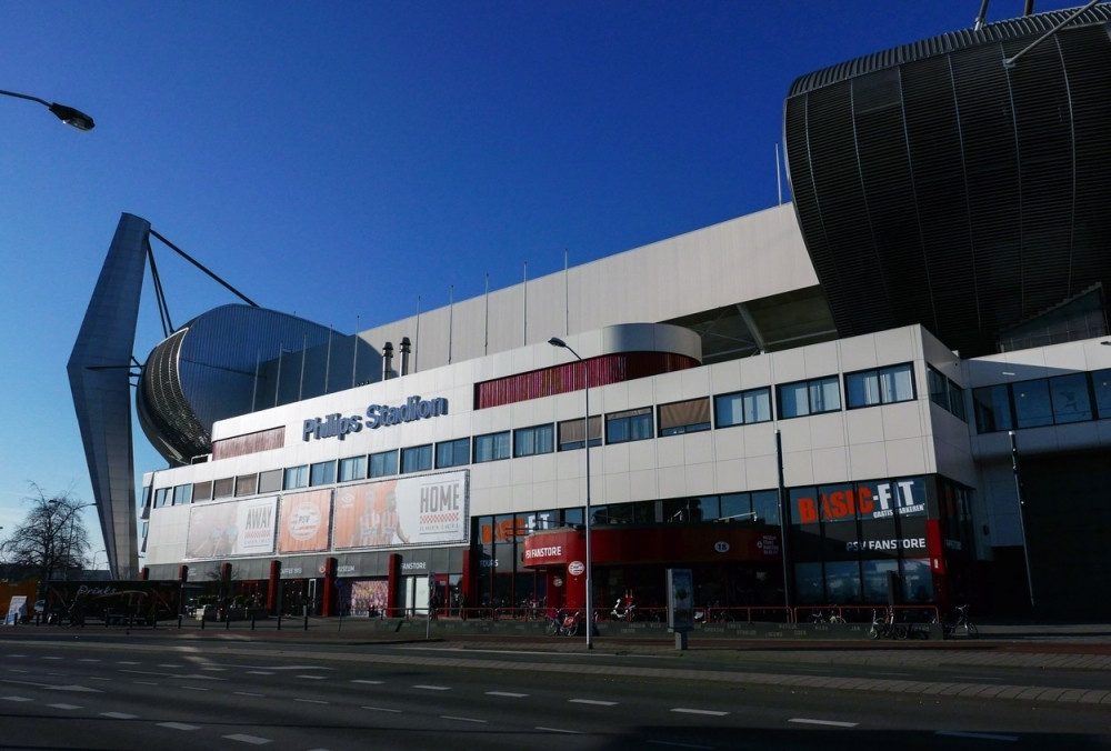 Sumnjiv lik uhapšen ispred stadiona u Holandiji
