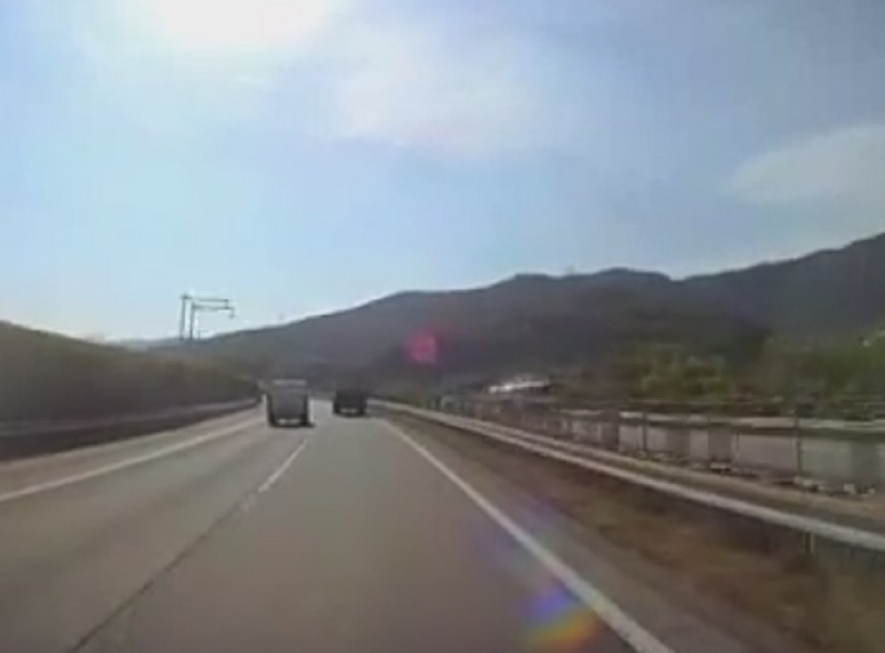 Ovakav udes nikad niste videli (VIDEO)