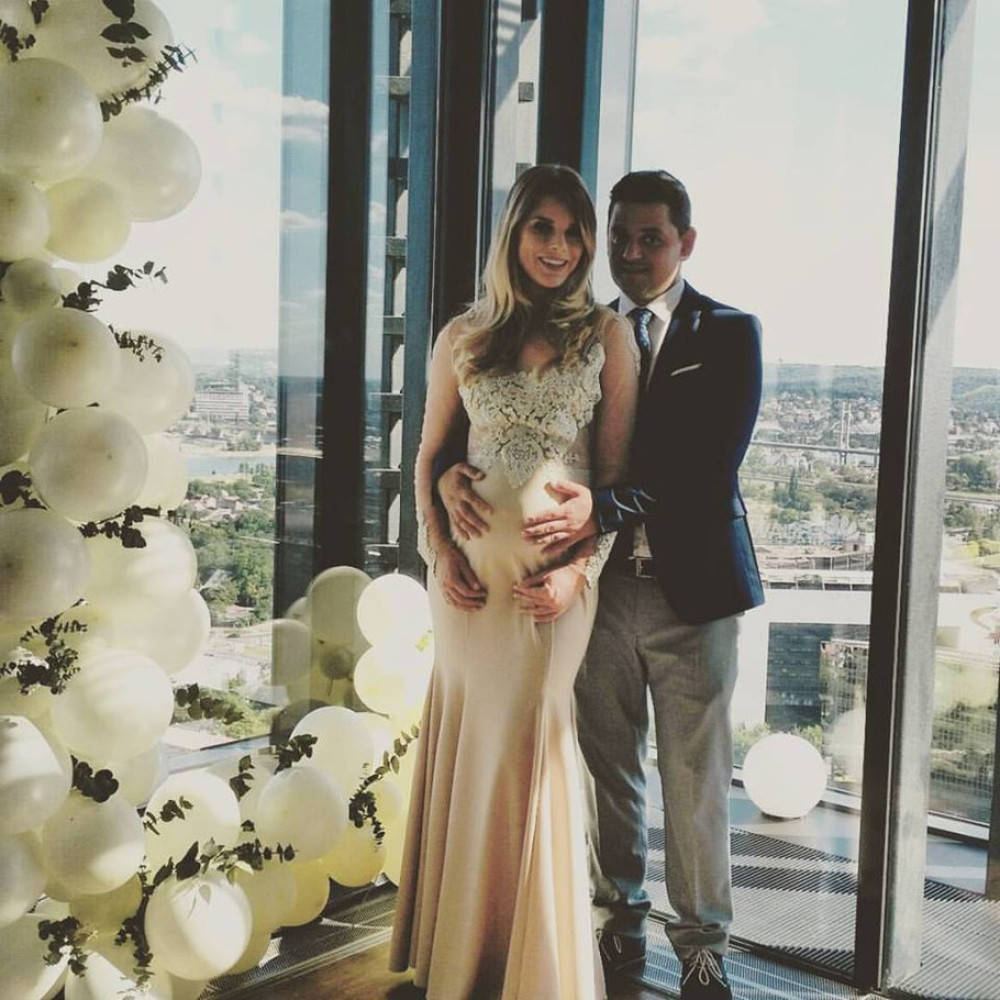 Porodila se poznata voditeljka, a evo koje ime je dala sinu!