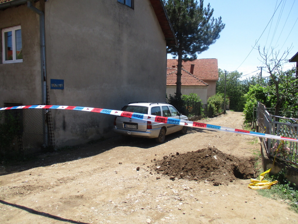 Presekao gasovod, otrovao decu!