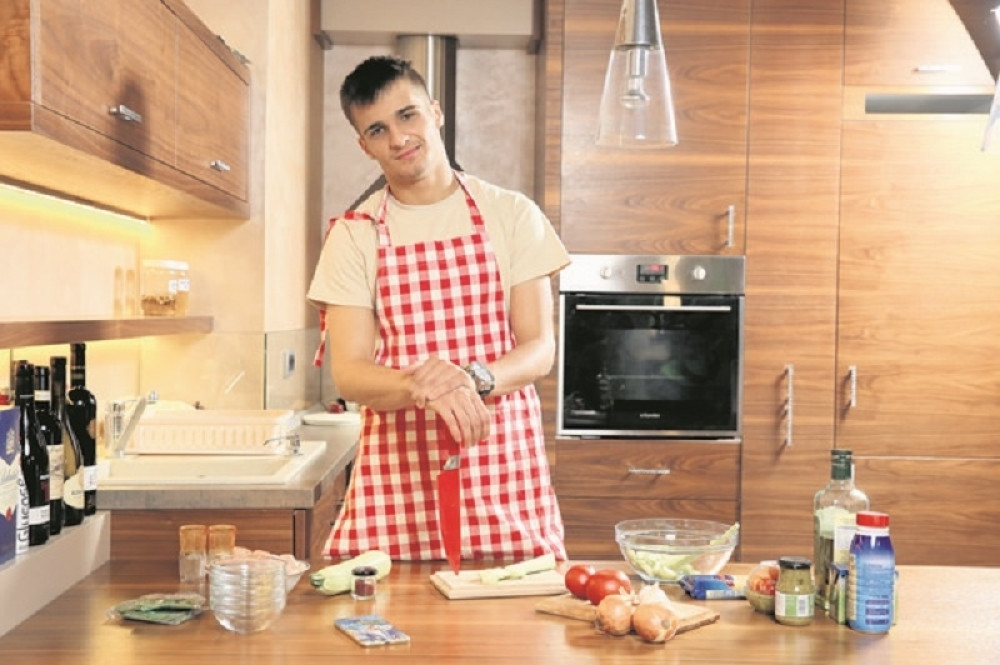 Zaboravio da je skloni iz spavaće sobe (VIDEO)