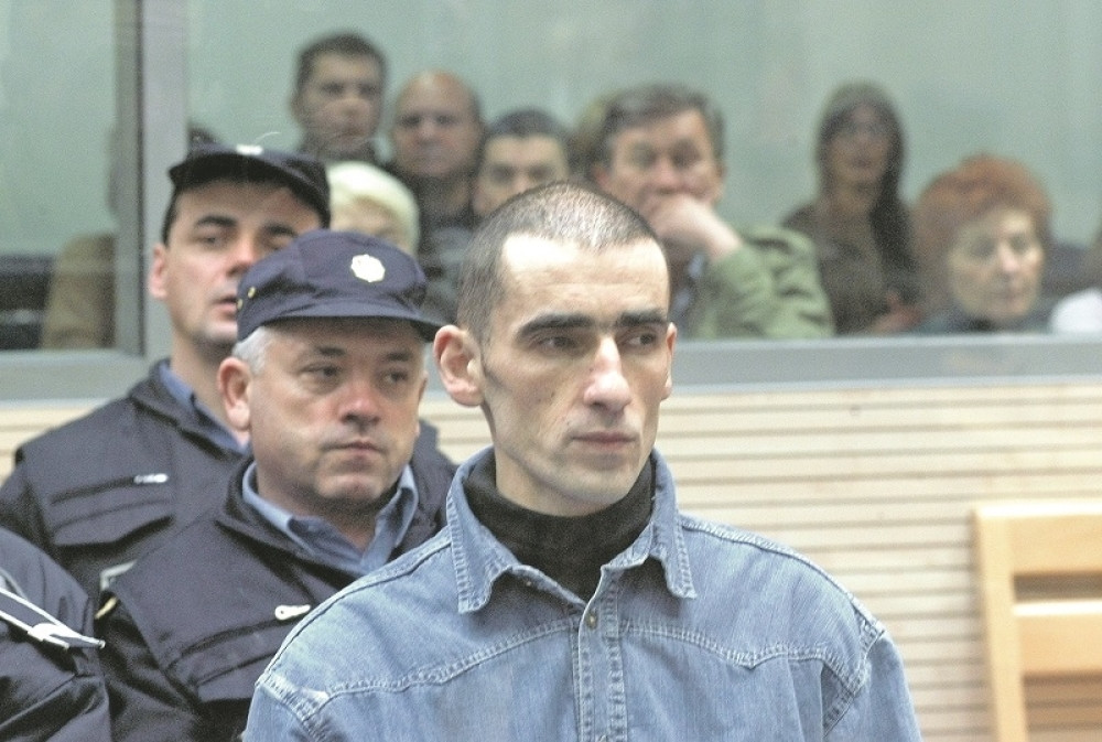 Đinđićev atentator kosi travu u zatvoru!