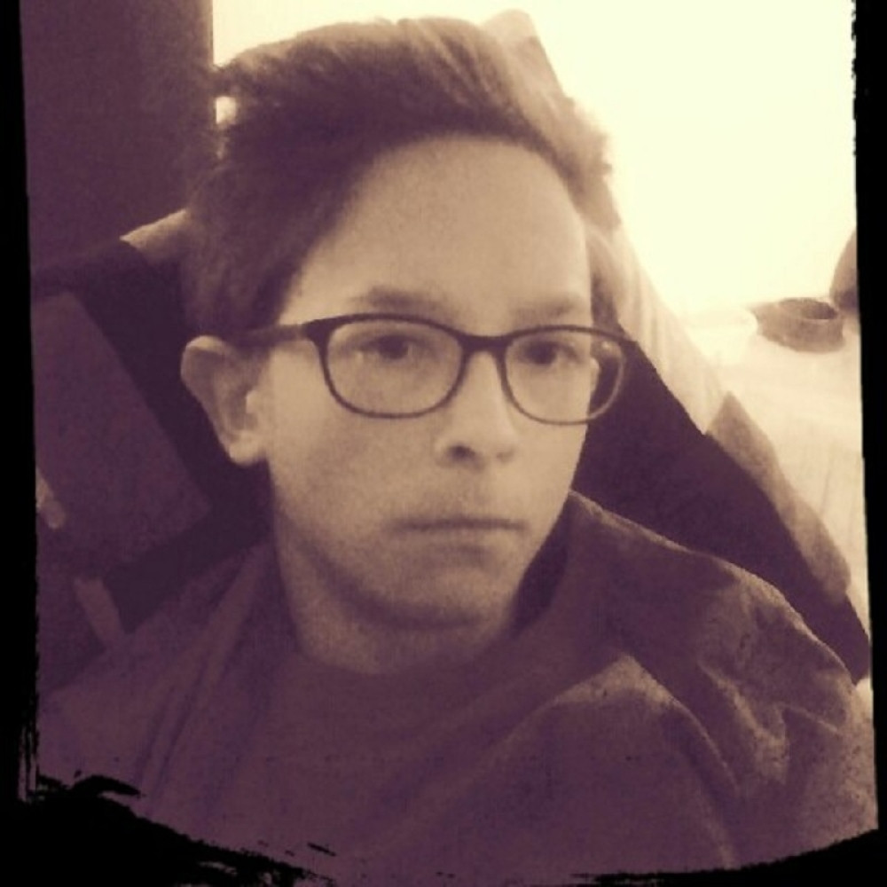 Kad poruči pivo ili poželi cigarete, ne daju mu (FOTO)