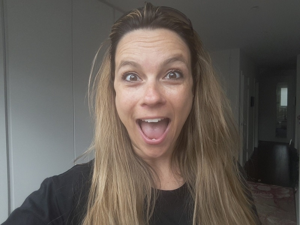 Ova mama je seksepilna čak i u "bapskim gaćama" (FOTO)