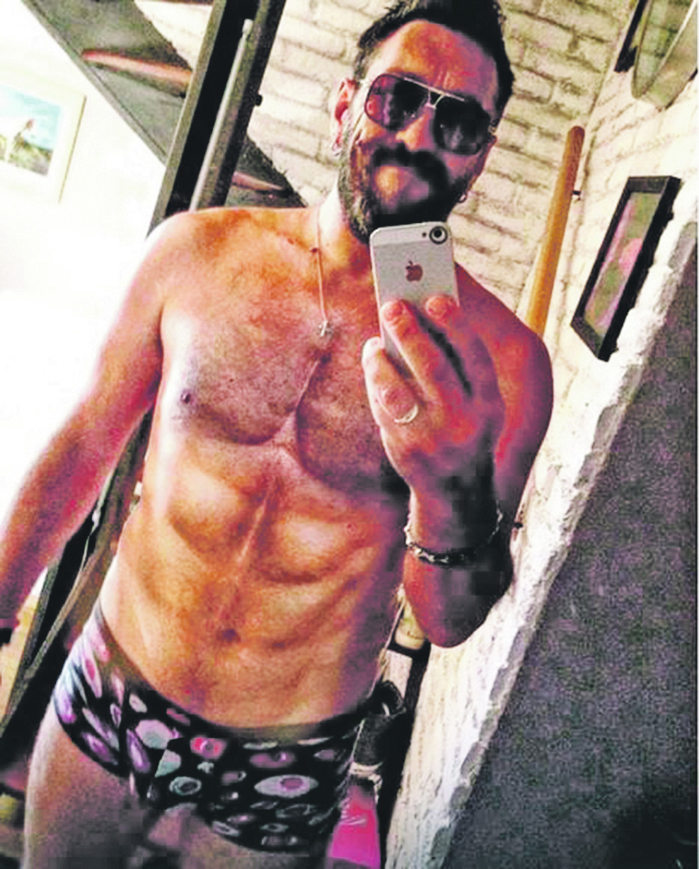 Nigor pokazao lažne trbušnjake